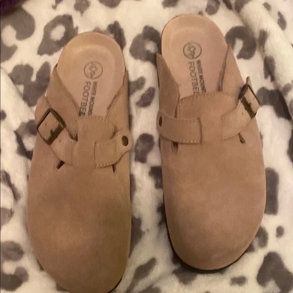 White Mountain Tan Mules with Buckle Detail - Picture 3 of 4